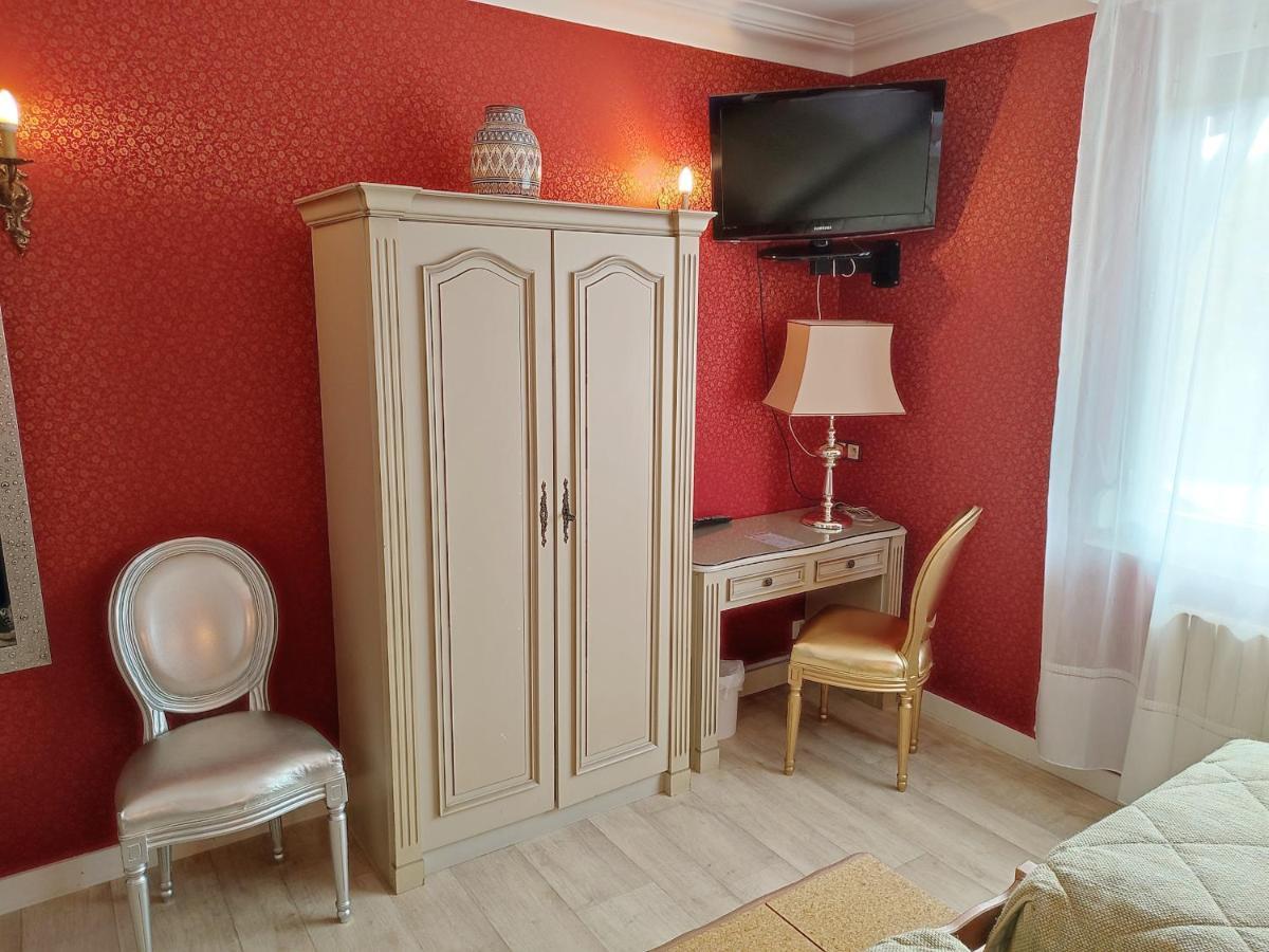 L'Auberge Des Gourmets Hotel Restaurant Le Vaudioux Экстерьер фото